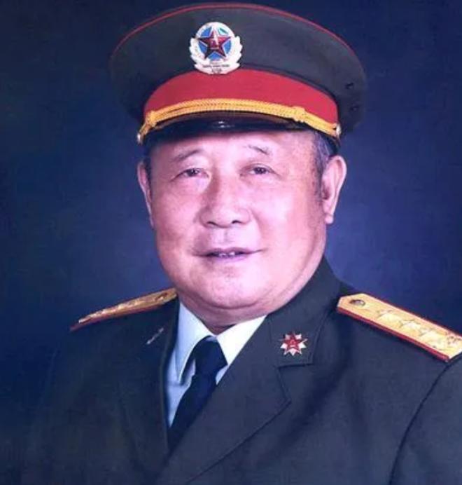 1983 年，时任湖南省邵阳军分区副政委的谷善庆，直接调任湖南省军区政委，开创了