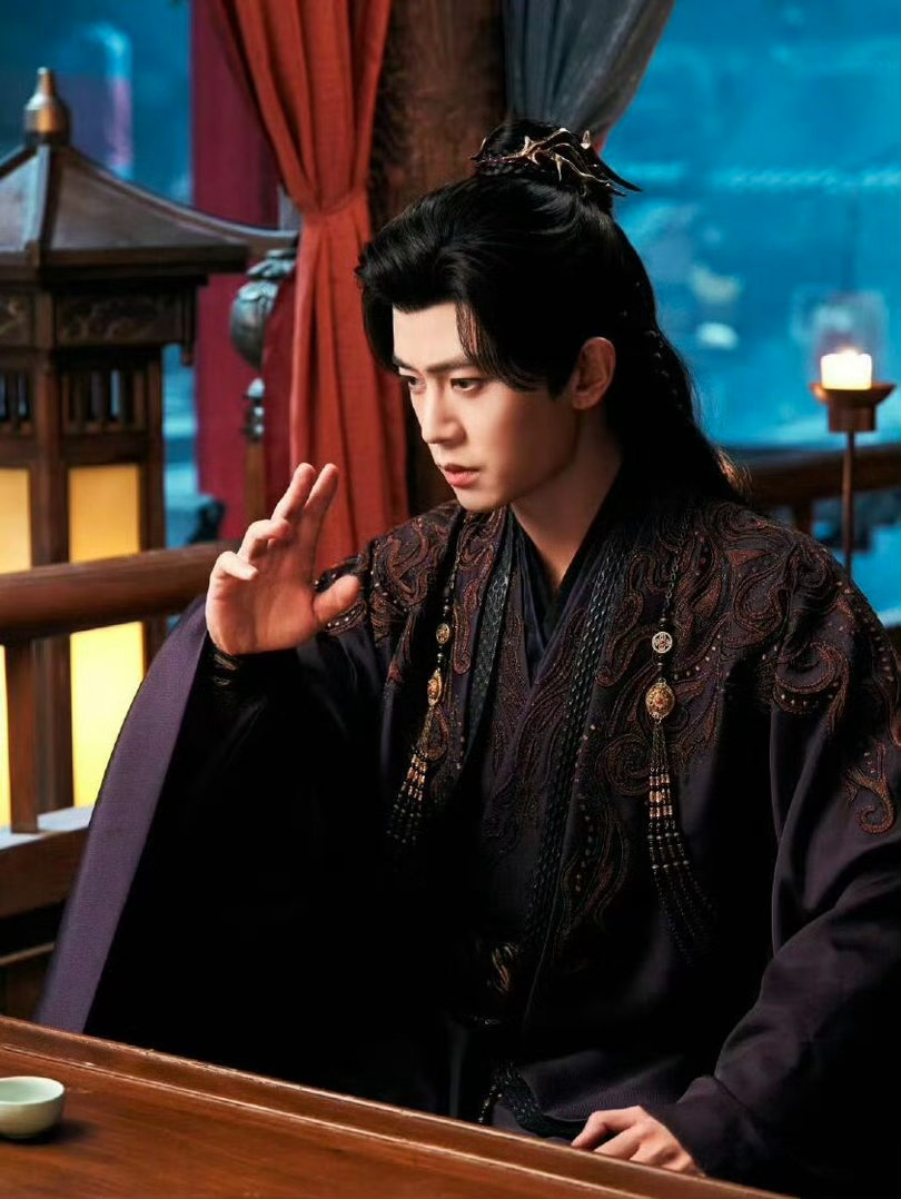 双平台播剧取标题也要对打吗 问：会因为标题不同而选平台吗？答：会，哪个标题更疯我