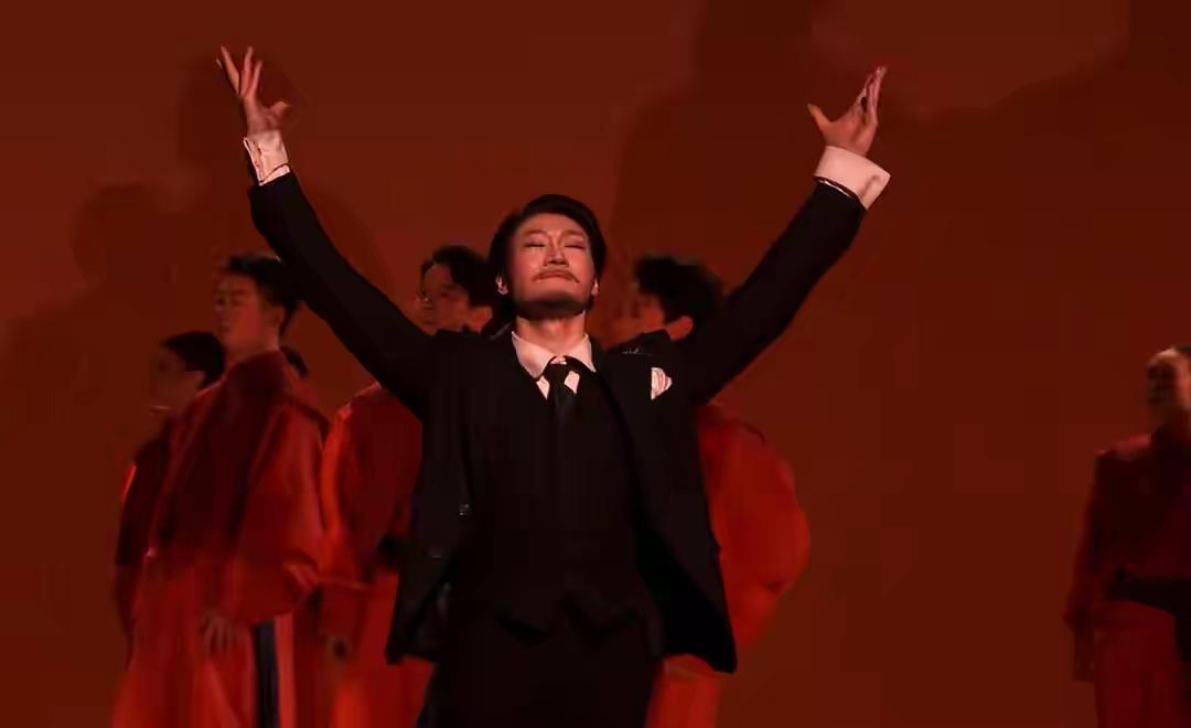 个人虽然对日本没有任何好感，但更觉得这是剧组和演员的一种炒作行为，完全是在消费和