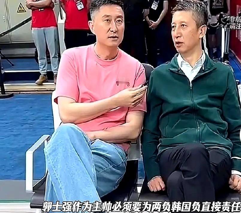 郭士强带领男篮国家队两负韩国男篮，有些广东球迷杜峰打抱不平。

他们认为杜峰带国
