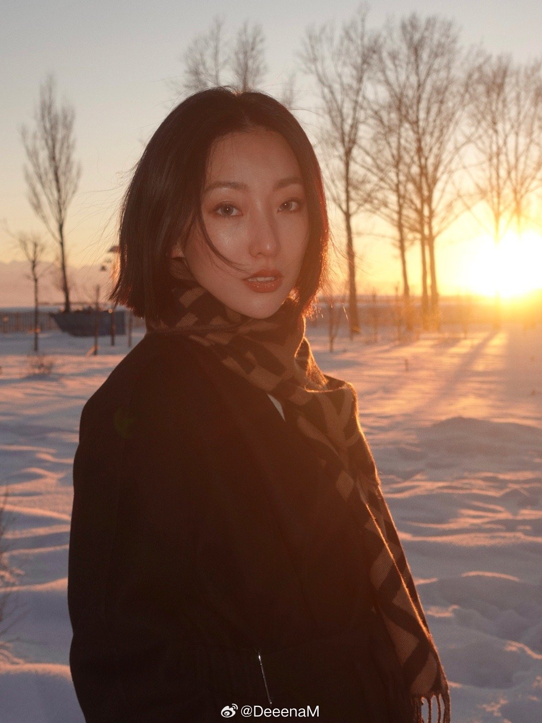 辽阔的土地，才有我们新疆丫头子的归属感🏔️“冬天的伊犁，充满荒野的诗意”娜就这