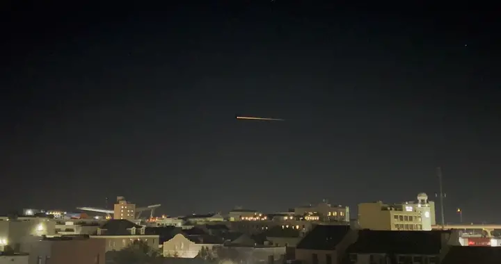 NASA宇航员完成创纪录的任务后返回