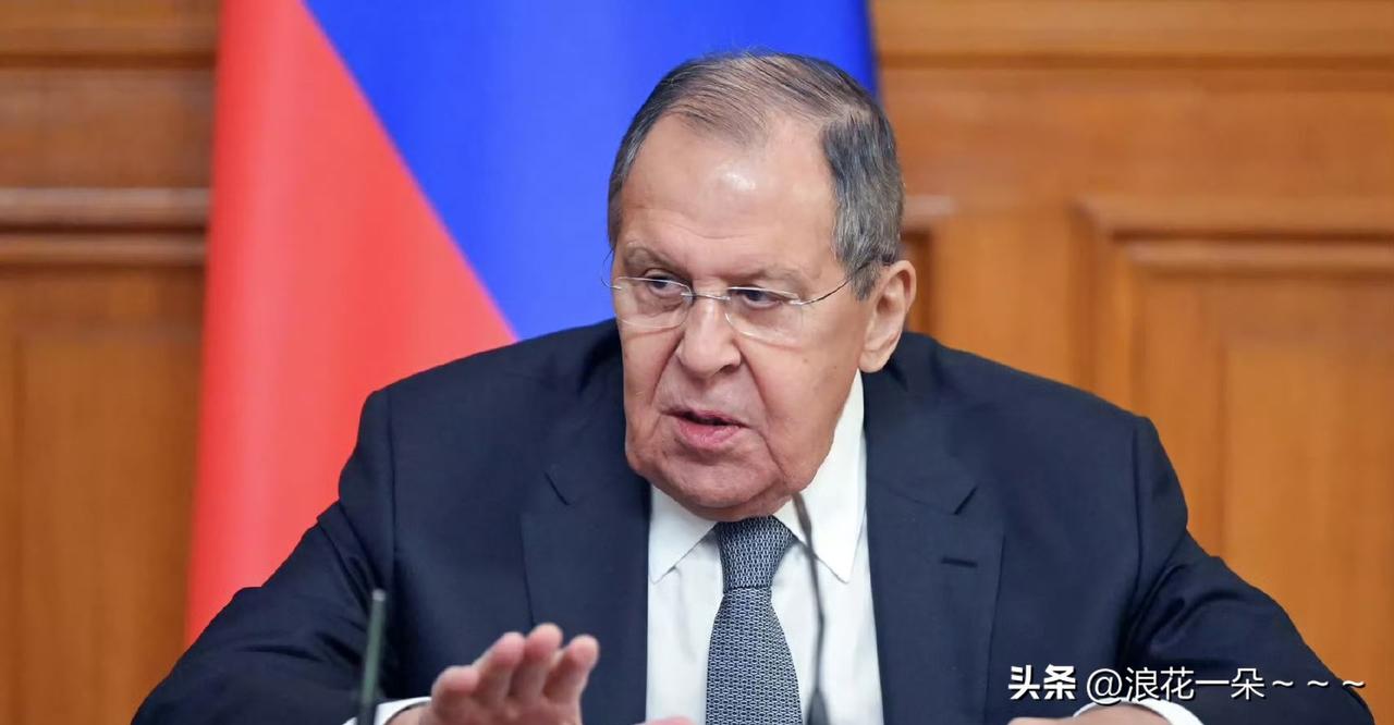 就在刚刚，
据俄罗斯卫星通信社:拉夫罗夫说美国利用其阿拉伯盟友的基地对伊朗发动攻