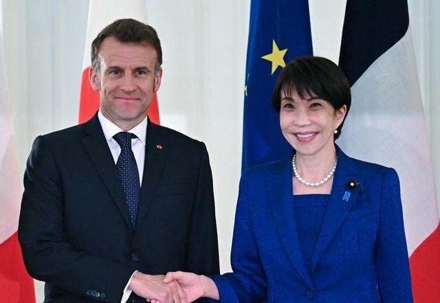 马克龙彻底翻车！访日韩变脸太快，中方反制直击要害，野心终究撑不起实力
几个月前马