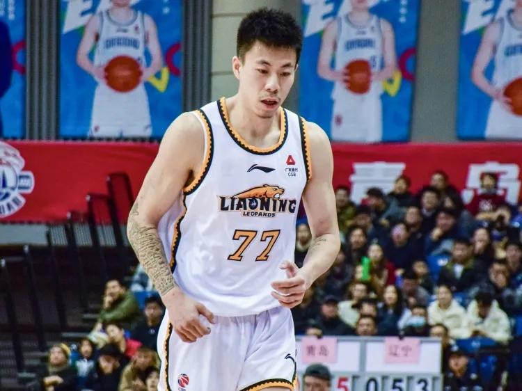 辽宁111:76天津，对辽宁本场比赛队员打分评价如下:
1，赵继伟:8分——今天