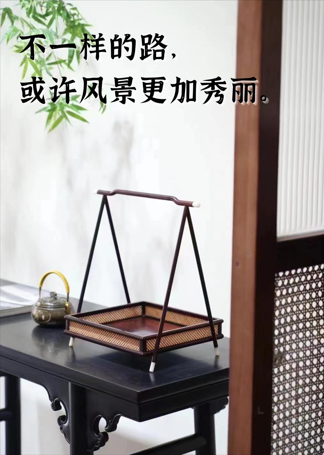 你不是玻璃心，你是“高敏感雷达”。
我一直以为自己是矫情。
直到上个月，闺蜜约我