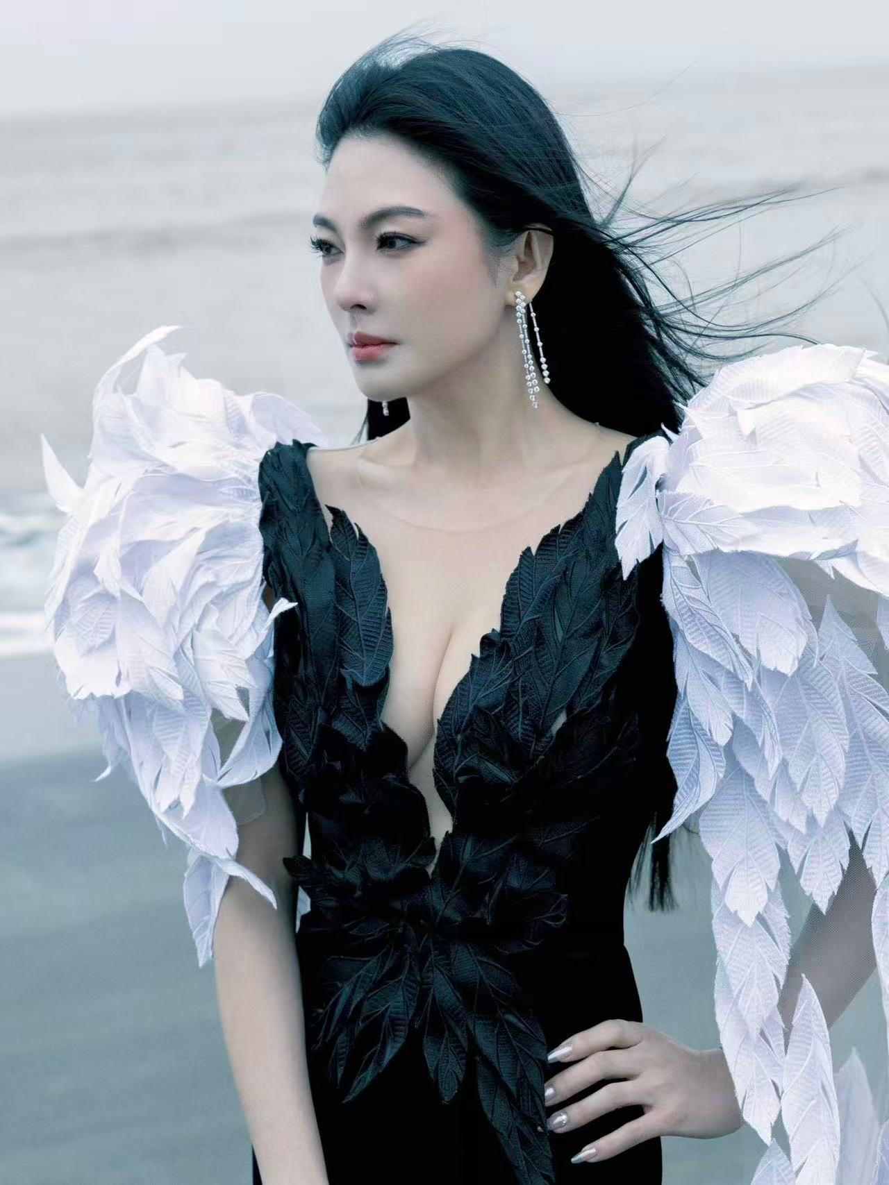 张雨绮的权威我后知后觉 后知后觉才看懂张雨绮的权威！那股子自带压迫感的气场，以前