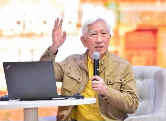 遍地无人商店无人酒店到处跑！AI 疯狂抢普通人饭碗真的好吗？清华浙大教授敲响警钟