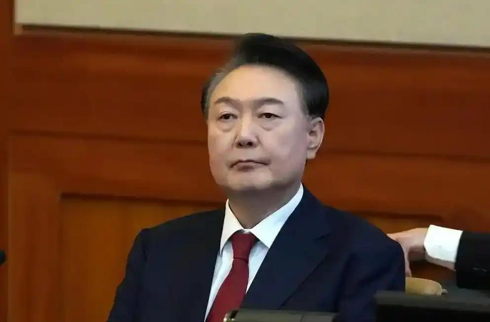 戒严后急电美日英！尹锡悦第9案曝光，‘国际公关’竟成罪证

起诉再加一桩。尹锡悦
