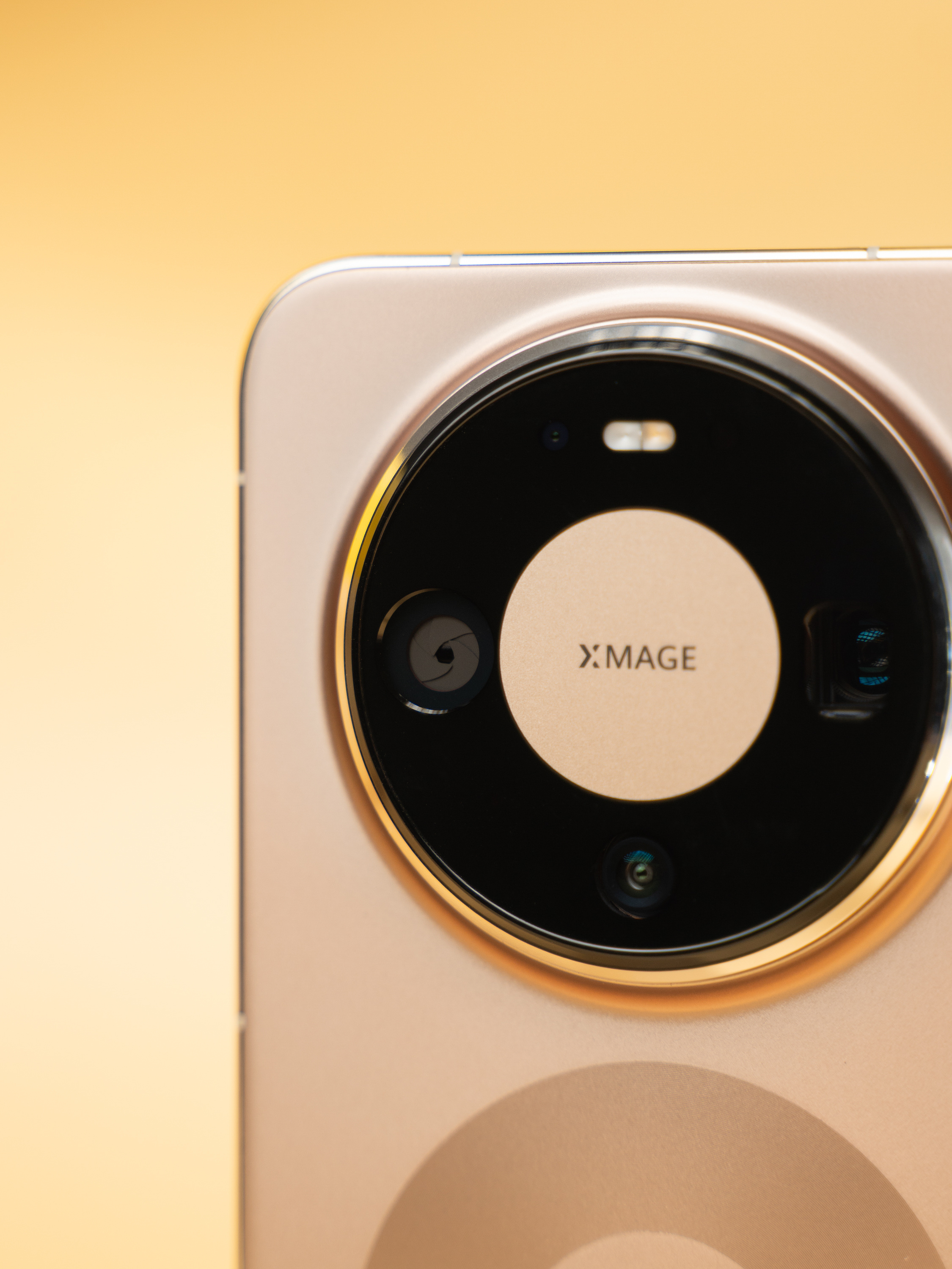 📱随手拍了几张Mate 80 Pro～双环的辨识度还是高。最近鸿蒙6继续更新，