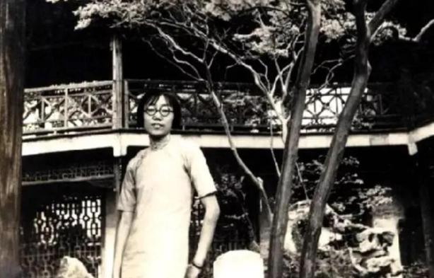 1960年，北大才女王承书狠心抛弃丈夫和孩子后不辞而别。17年后，当满头白发她出