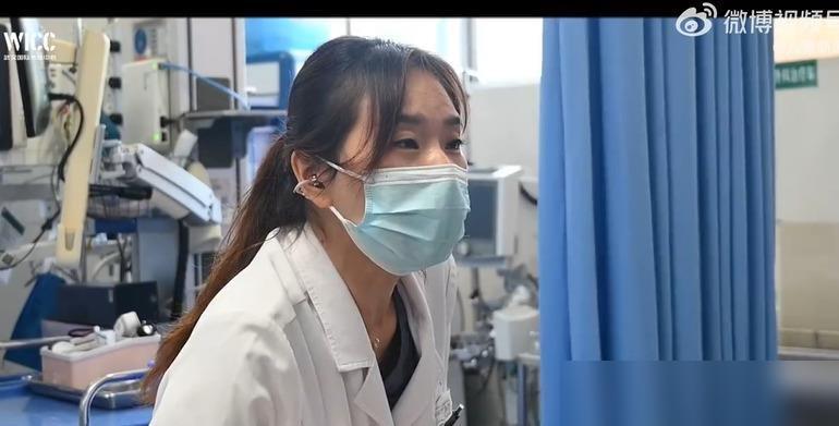 台北姑娘刘安捷在中南医院急诊科干了近10年，一句"回台北是回家，回武汉也是回家"