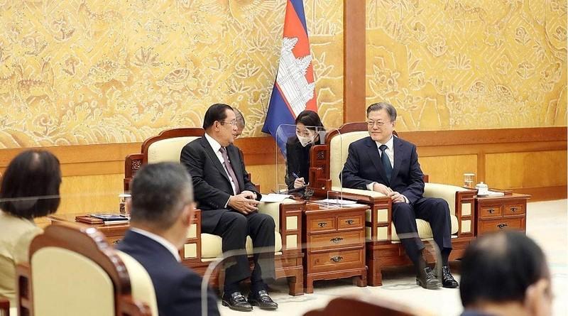 洪森这波，是被泰国一拳打回了现实！什么“和平解决”“握手言和”？放屁！那叫服软，