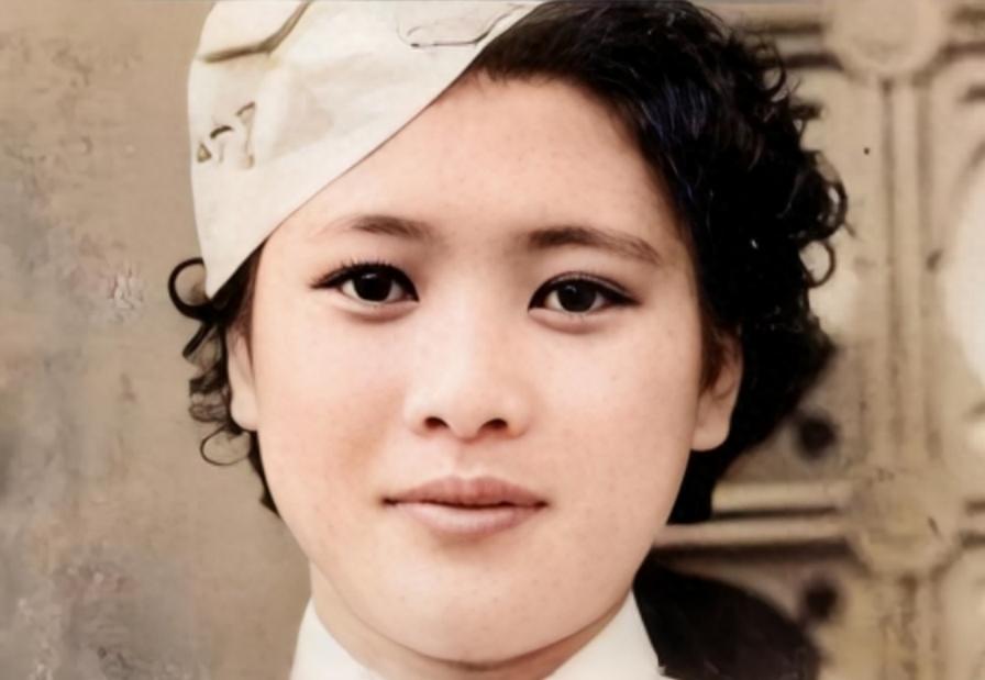 [太阳]1937年，19岁“游泳皇后”杨秀琼结婚。她提出想避孕10年，丈夫爽快答