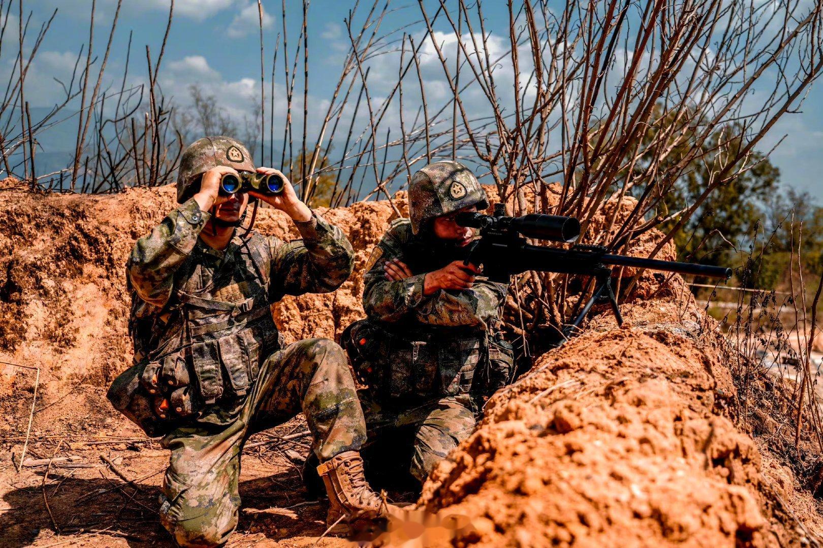 高原练兵！#直击陆军官兵进攻战斗演练#连日来，陆军第75集团军某合成旅在滇西高原