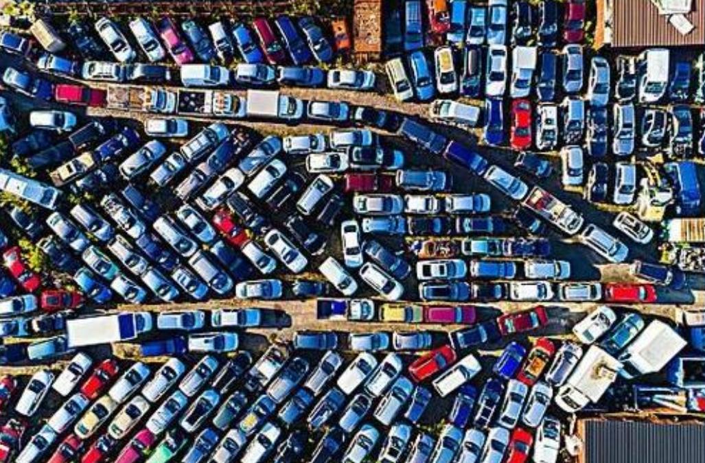 我说句实在话。你们老说大众电车不行，可人家上个月刚在厦门开了场发布会，五款新车，