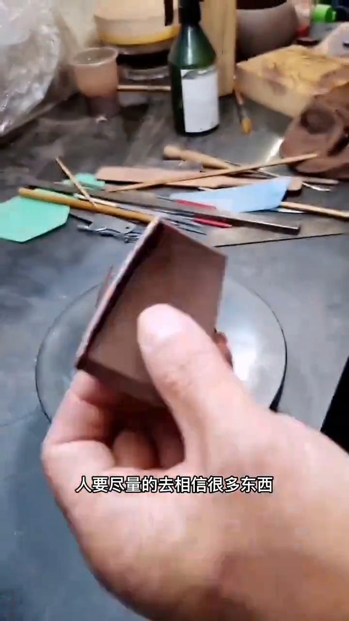 万般皆由命，半点不由人。我40岁之前什么都不相信，40岁之后才劝自己人要尽量的去