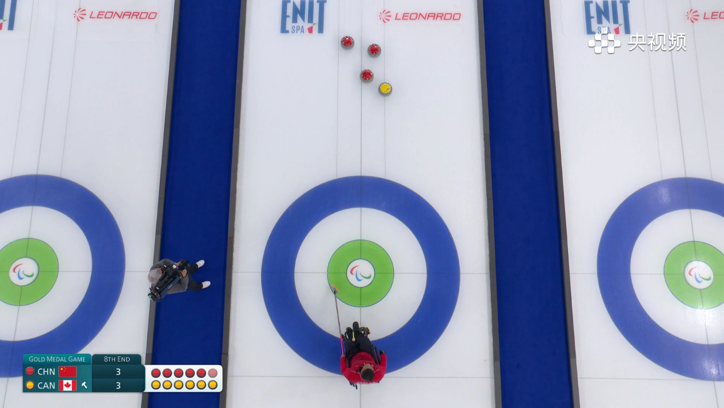 局面至此已成艺术，占位已经很难清干净了，就看谁接下来率先旋进成功 