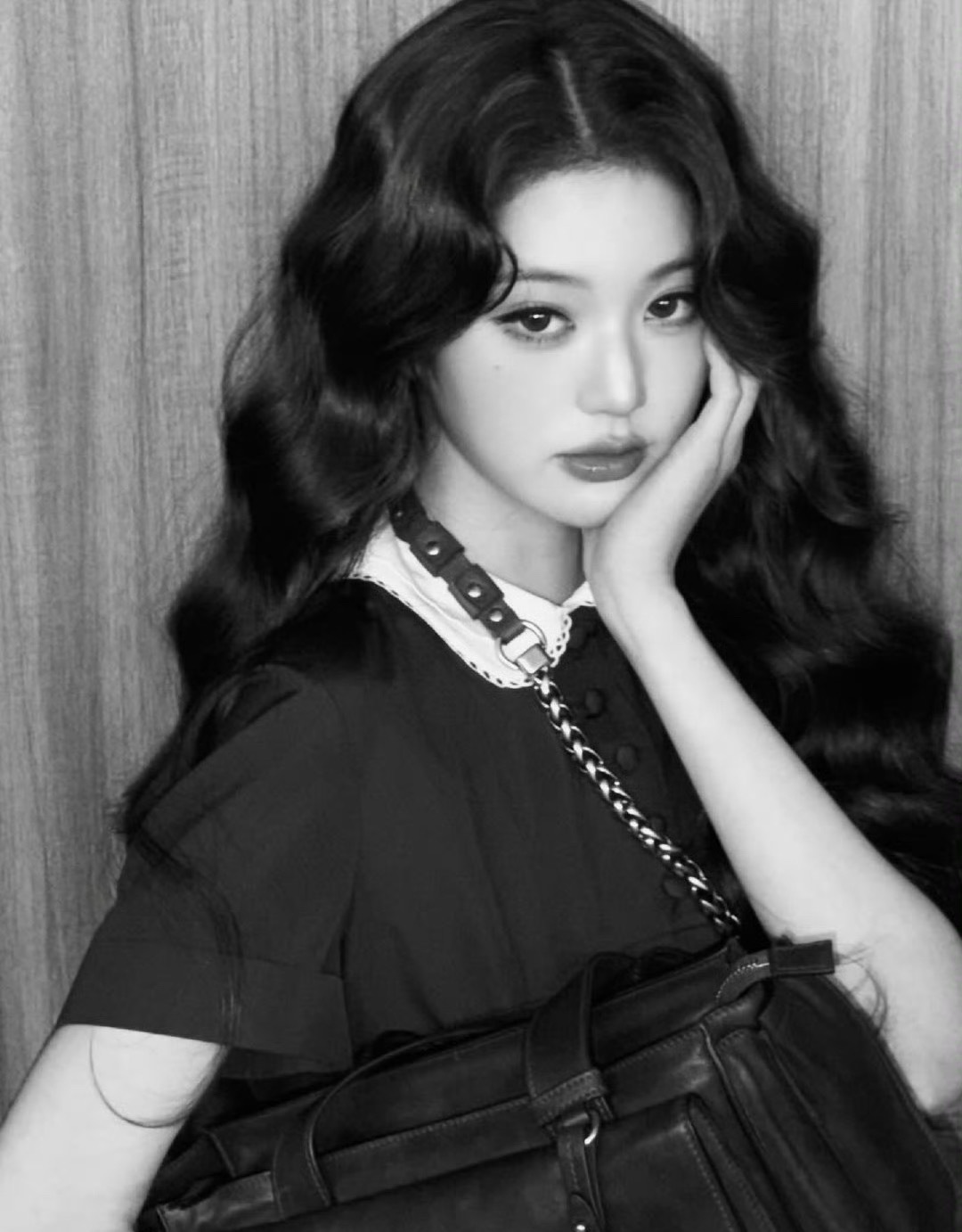 刘浩存张元英李庚希miumiu造型出图刘浩存张元英李庚希miumiu出图 刘浩存