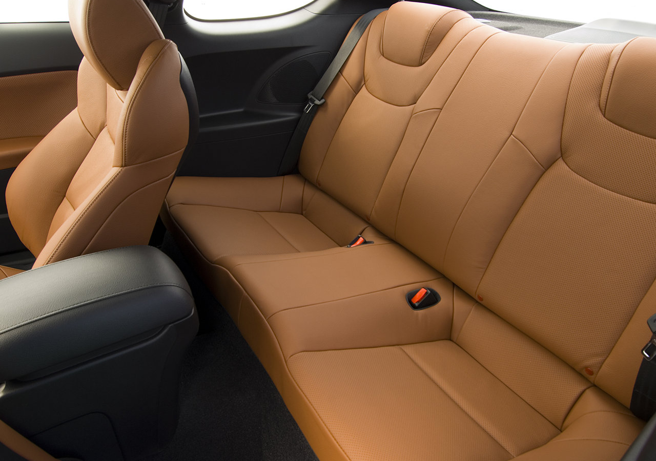 现代劳恩斯-酷派  2010 Hyundai Genesis Coupe，前置后