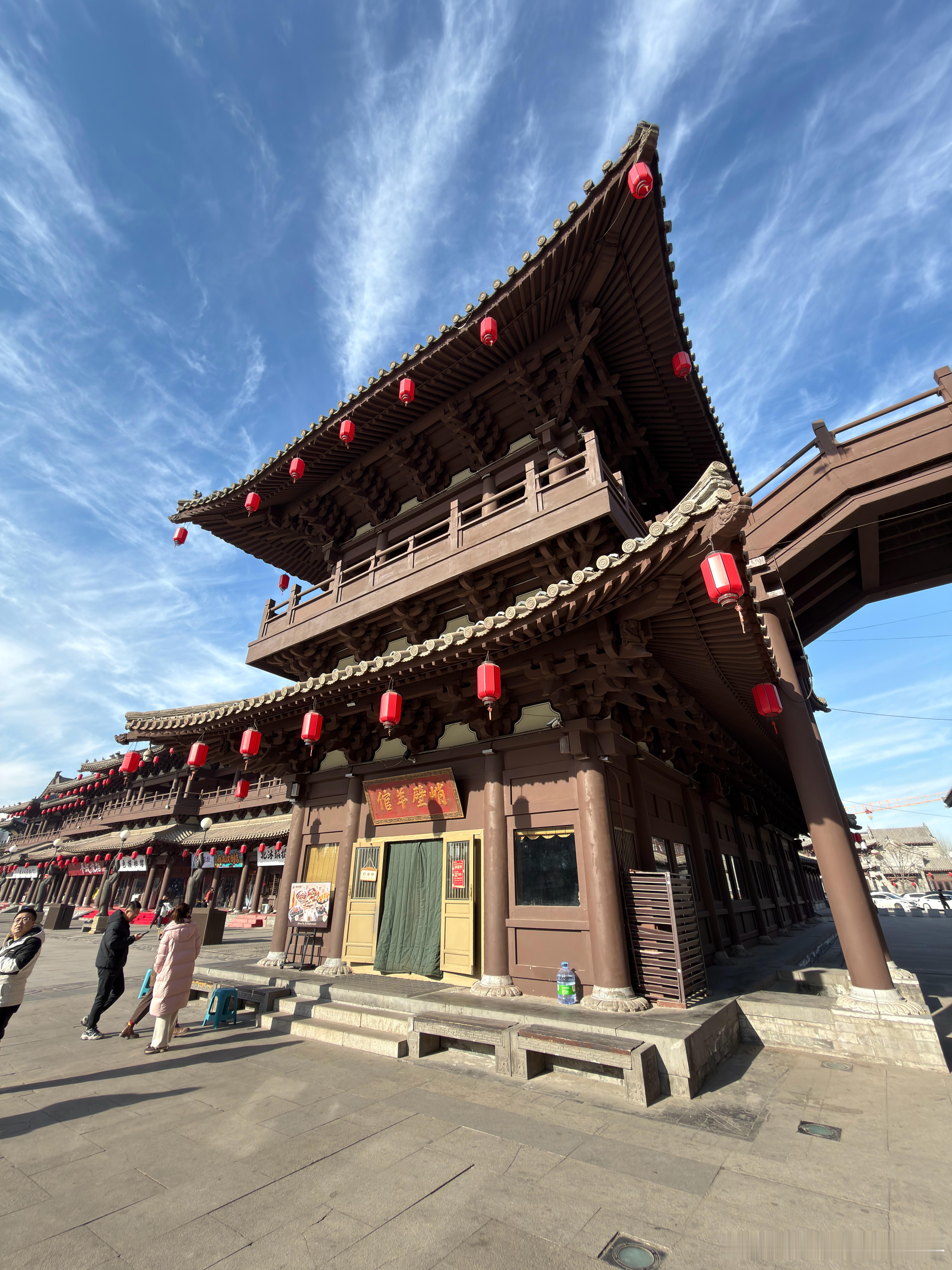 大同必吃，峭壁羊倌羊杂是非常鲜嫩美味而且地道的还有烧麦、肉夹馍作为游牧民族和农耕