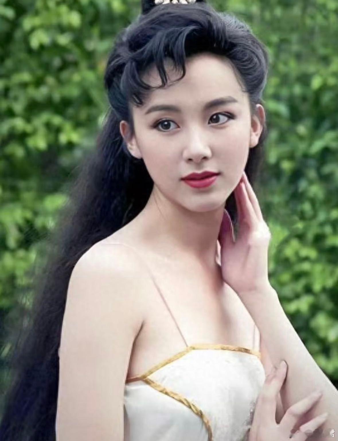 萧蔷的书单竟然是这个风格萧蔷真的为我们诠释了什么是腹有诗书气自华，面对这样的分享