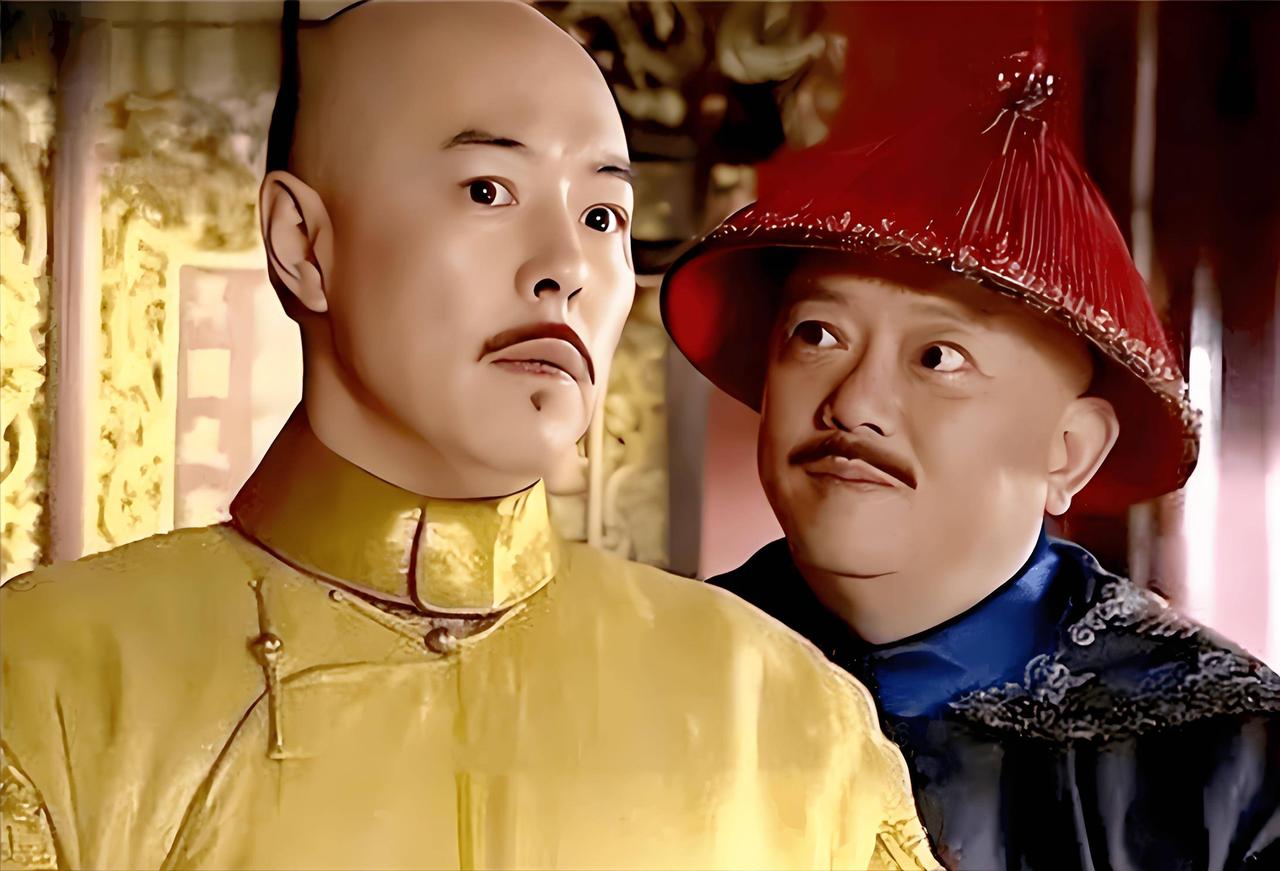 嘉庆刚上任，就抄了和珅的家，充盈了国库。可后来，嘉庆就后悔杀了和珅了。

乾隆当