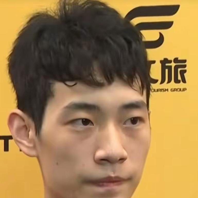 今晚，陈俊崧不仅赢了比赛，更赢了人心。
 
他3-2战胜张本智和后，在采访中直言