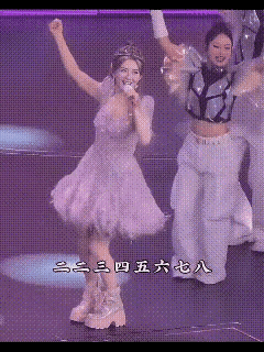 谢娜北京演唱会门票再度秒空。
 
今天是她北京场卖票的日子，7800 张票，几秒