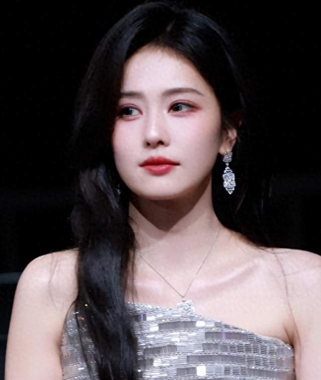 演都不演了？白鹿赴泰更多细节被扒，众星被牵连，难怪不取消活动