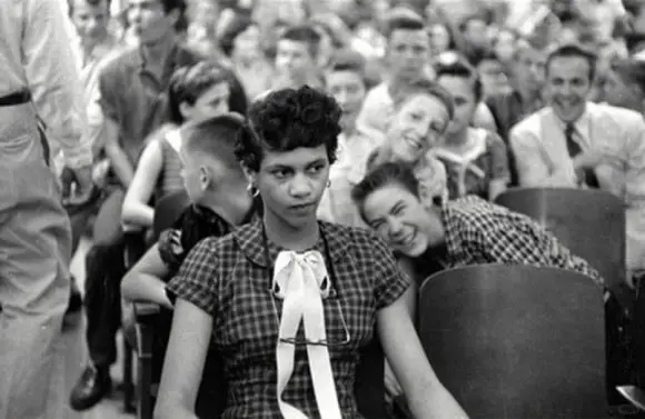 美国第一位黑人女高中生 1957 年，多萝西·康茨 (Dorothy ...