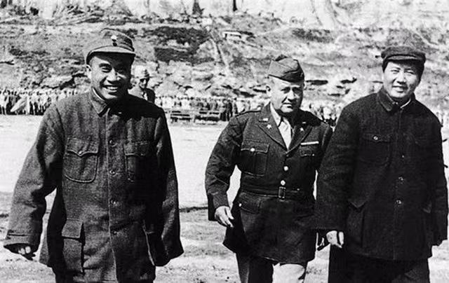 80年前的今天，美国人第一次和中国共产党人接触。1944年7月22日，包瑞德上校