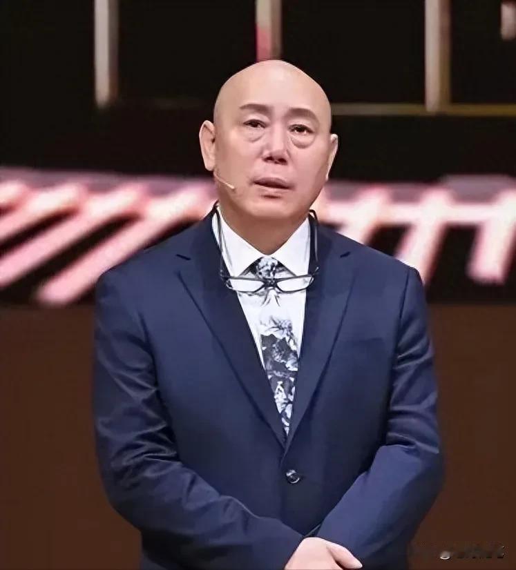 演员，李诚儒说，去年，我们拍《扫黑之绝不放弃》的时候，五百导演领着一个男演员过来