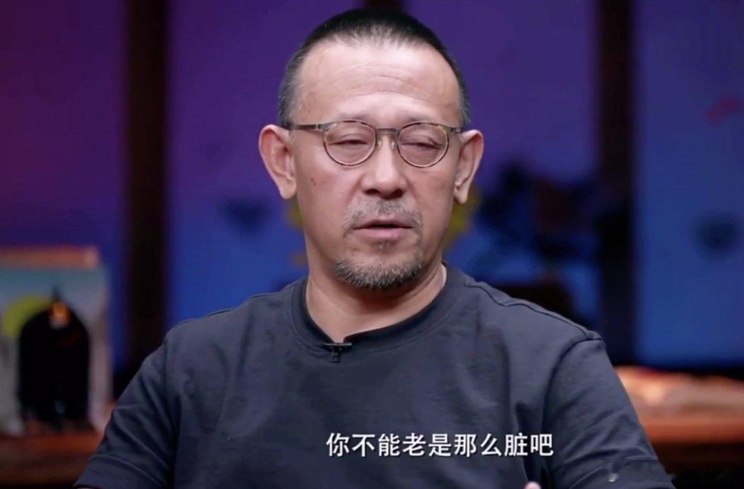 剧情千篇一律，演技仅粉丝可见。服化道都流水线，滤镜大到惨白，路人评价群起攻之，观