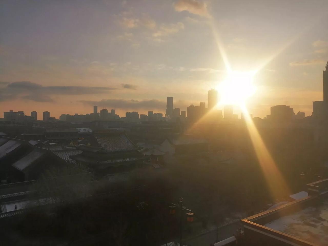 昔阳西下的时候——拍于沈阳兴隆百货大家庭四楼故宫观景平台及商场南部的几张照片。