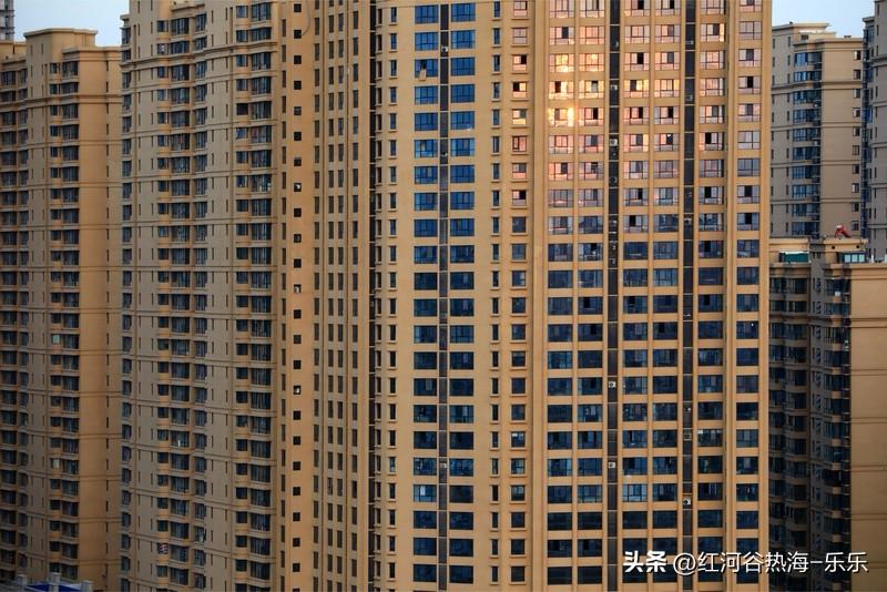 很多置换群体在卖房时，总想“等一个更好的价格”。但楼市没有永恒定律，过去的经验未