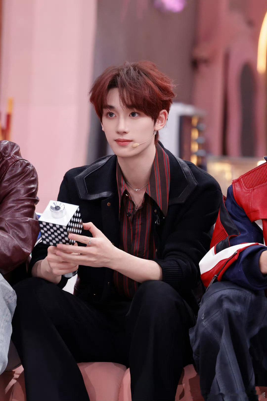 你好星期六丁程鑫送新春祝福速来接丁程鑫的好运！2026马年，烦恼清零，快乐翻倍～