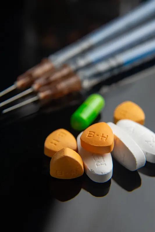 明天周一，无论大盘怎么样？医药必须出类拔萃：
      明天大盘大跌，有医药护