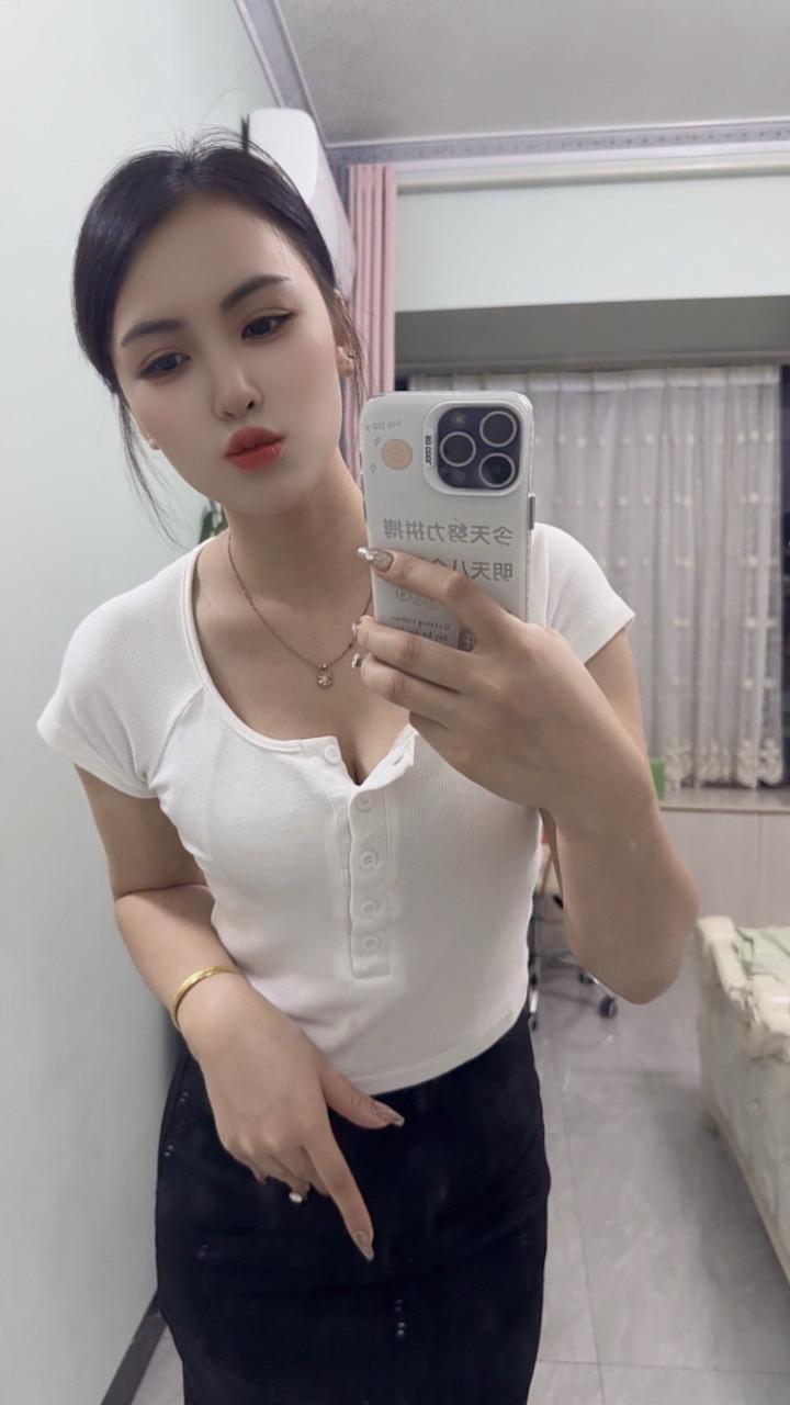 好想喝醉一次，好想放纵一下，心里太压抑[流泪]