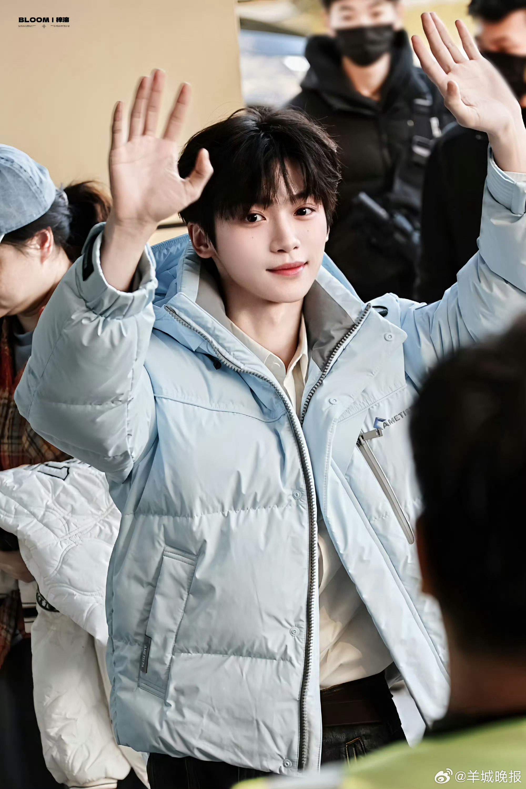 【冬装下依旧挡不住的神仙颜值】立冬过后，空气中又添几丝凉意……谁在你心中是冬装下