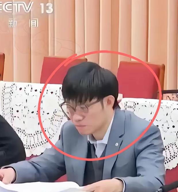 谁也没想到，搞出DeepSeek的梁文锋，直接掀了英伟达的饭桌！他带人干了件最狂