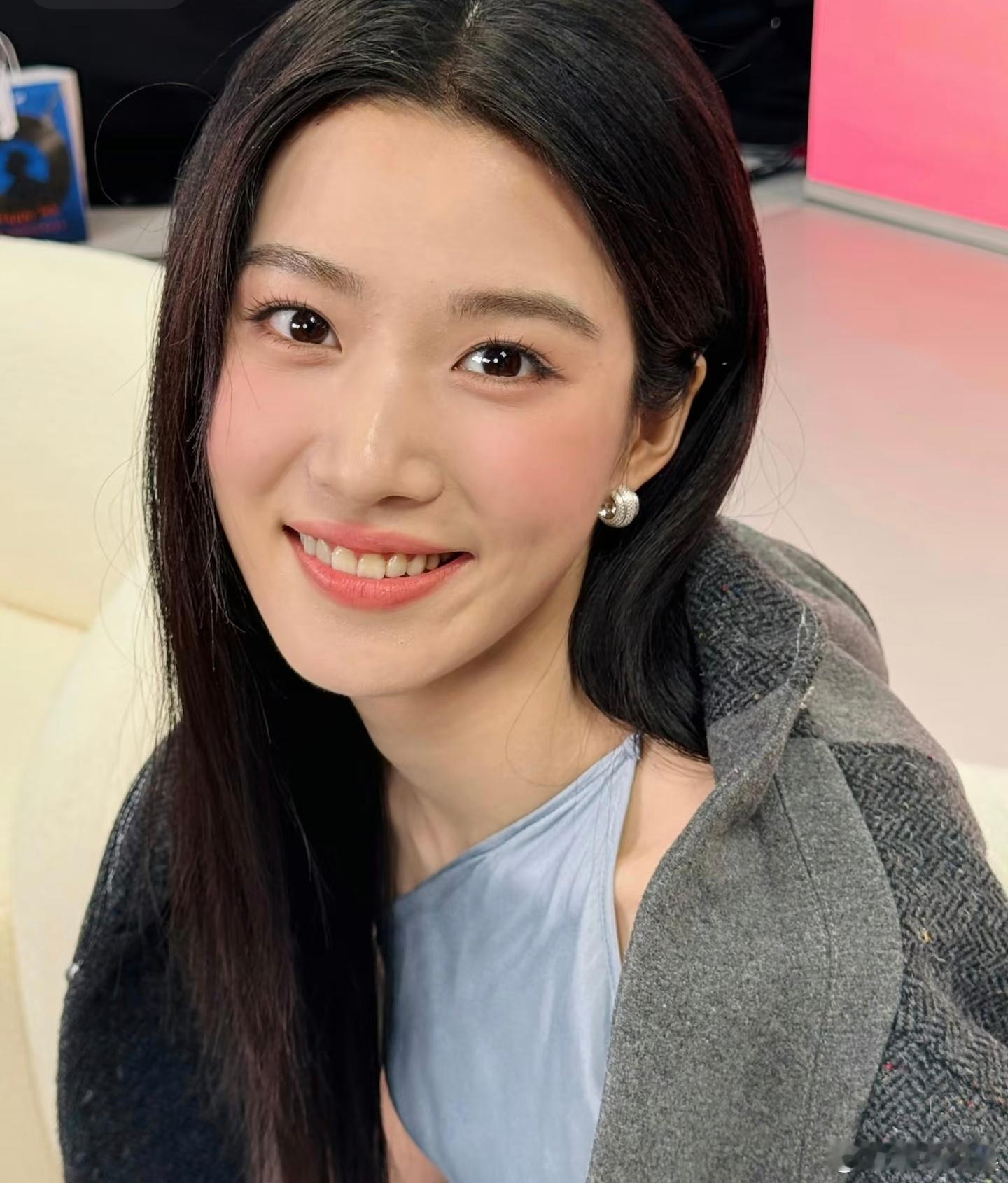 工作室回应卢昱晓近期争议卢昱晓方否认拍轧戏让陈星旭等七小时 卢昱晓工作室否认网络