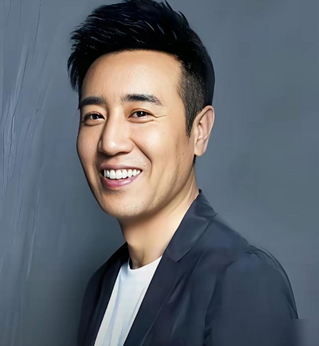 于和伟拍完95集《新三国》，片酬总计100万。
同剧组的曹操陈建斌，一集5万。