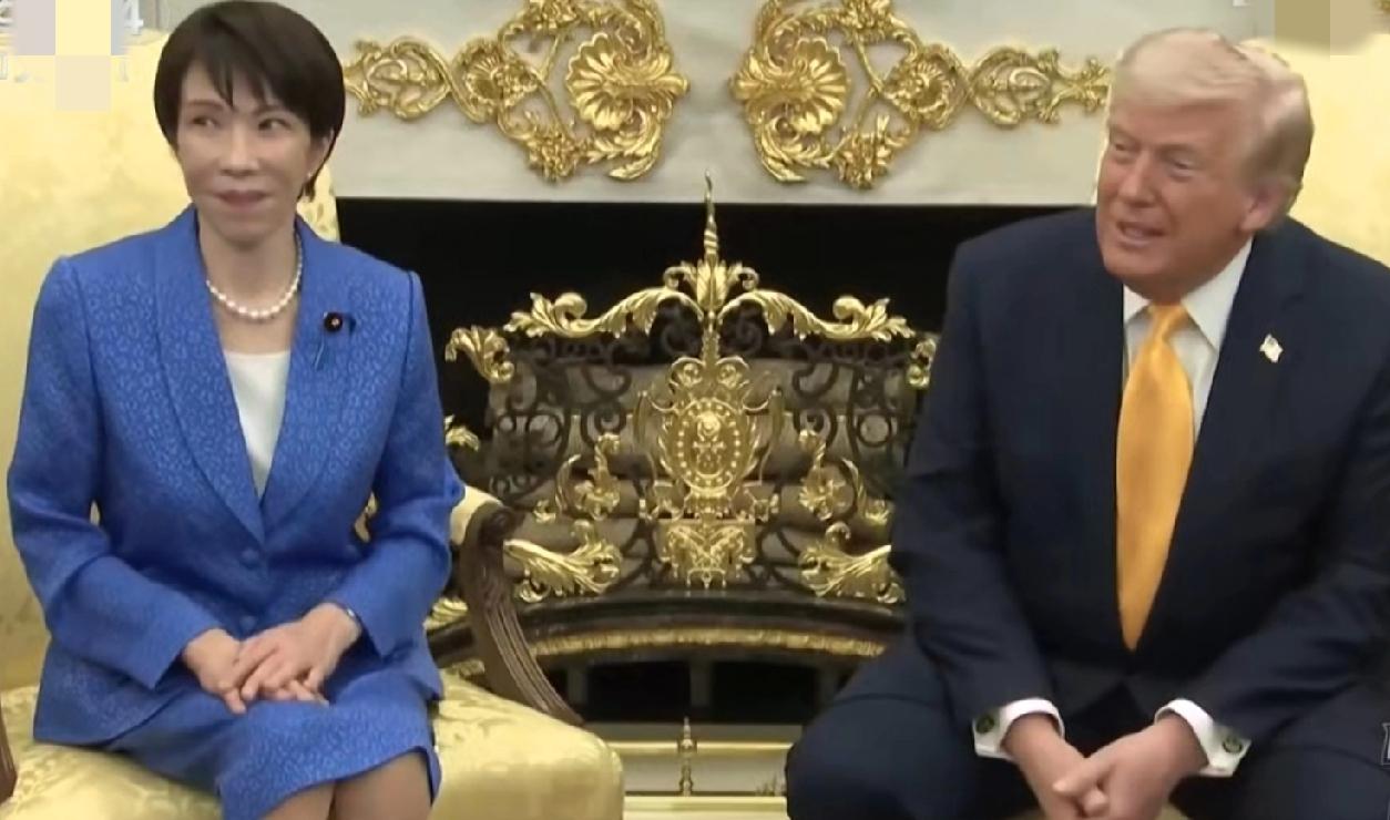 特朗普的一句话，大家哄堂大笑！高市早苗却很尴尬，他深吸一口气，极力稳住会场情绪！