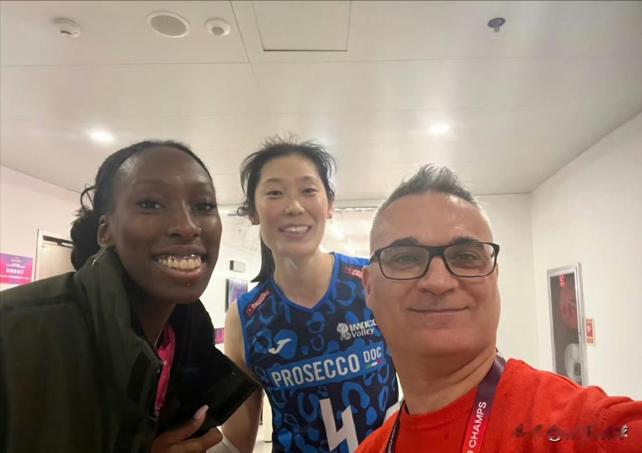 咖位一样的球员，在一起的时间会更多吧！艾格努、加比、华盛顿、梅里特·阿迪格韦，同