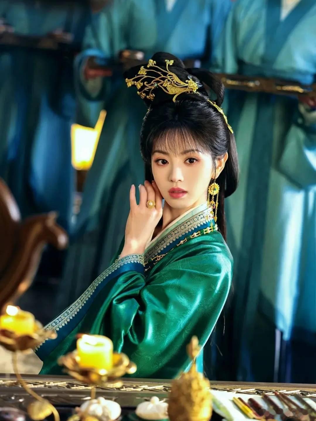 嫁金钗云合登顶 田曦薇新剧实力上演高开暴走✨开播次日云合市占率20.8%强势拿下