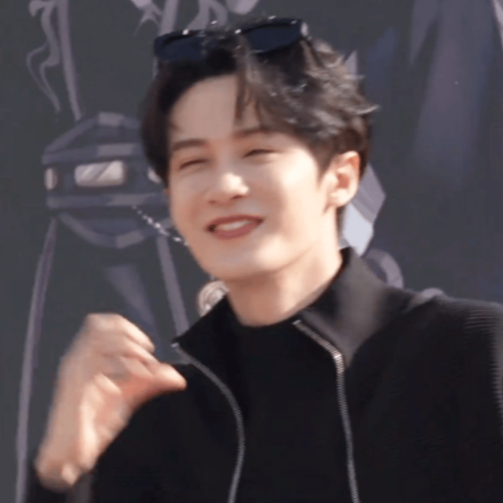一打开抖就被这个看镜头小表情萌化了实在太甜了😍🥺