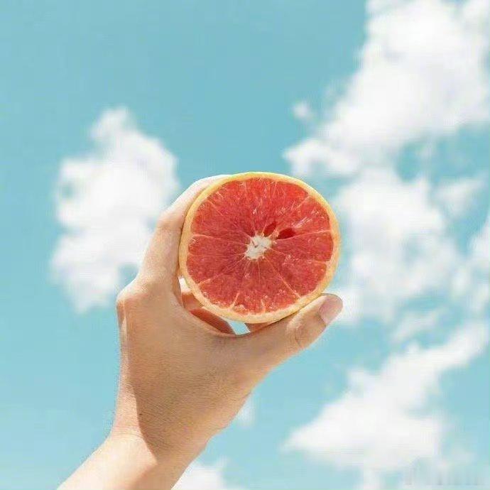 “做到大致的善良然后恰到好处的冷漠和适可而止的关心你的生活会轻松很多”