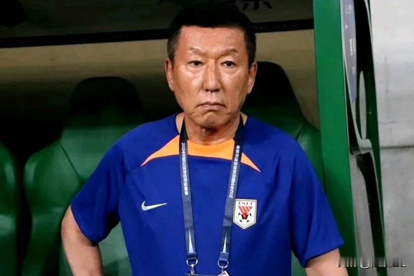 真把自己当成不可或缺的球星了？如果费南多在续约方面狮子大开口，向球队施压，并以此