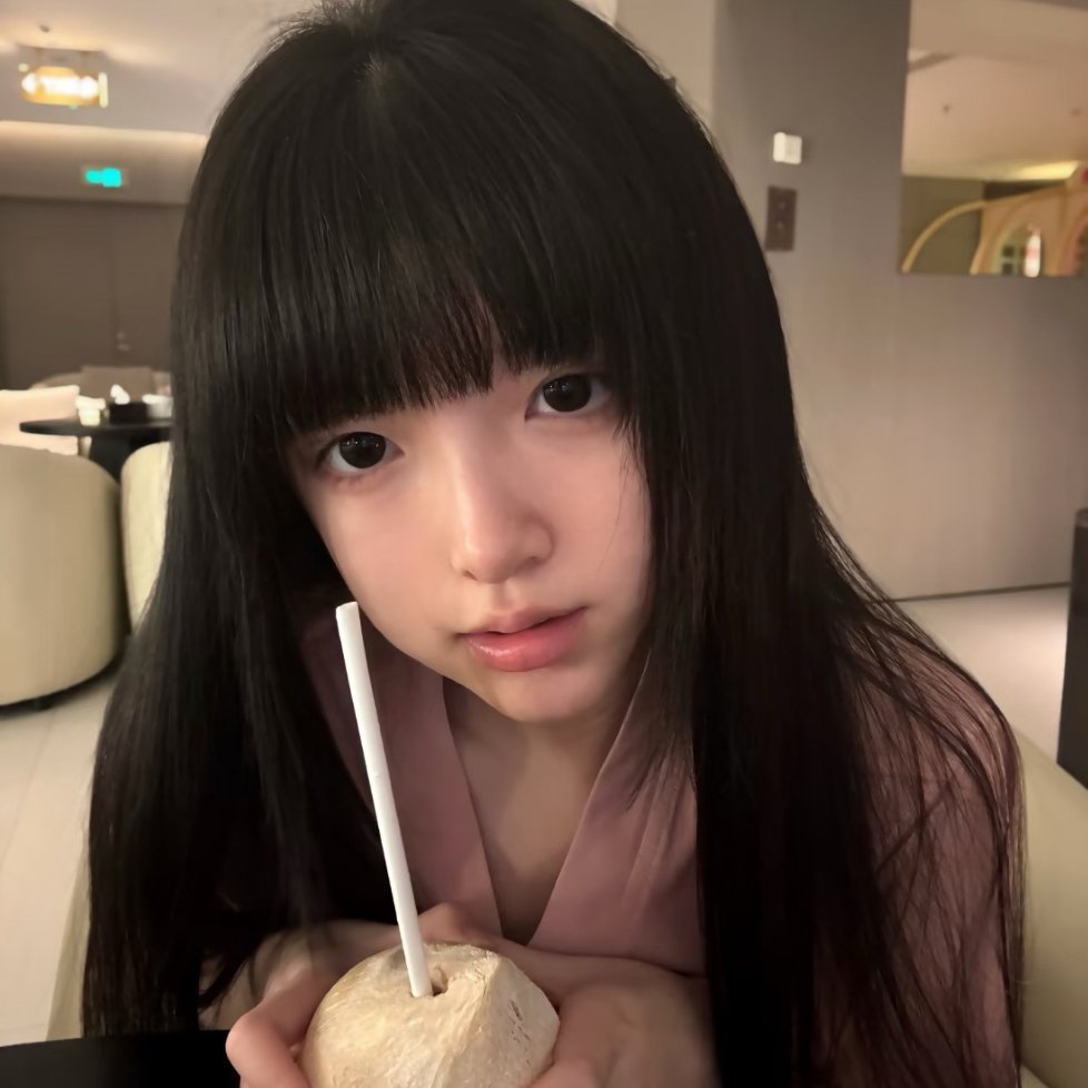 𝐖𝐞𝐂𝐡𝐚𝐭｜高级感小众女生头像分享𝑆𝘩𝑎𝑟𝑒.🥥 